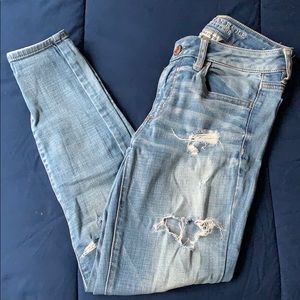 Light wash destroyed jegging